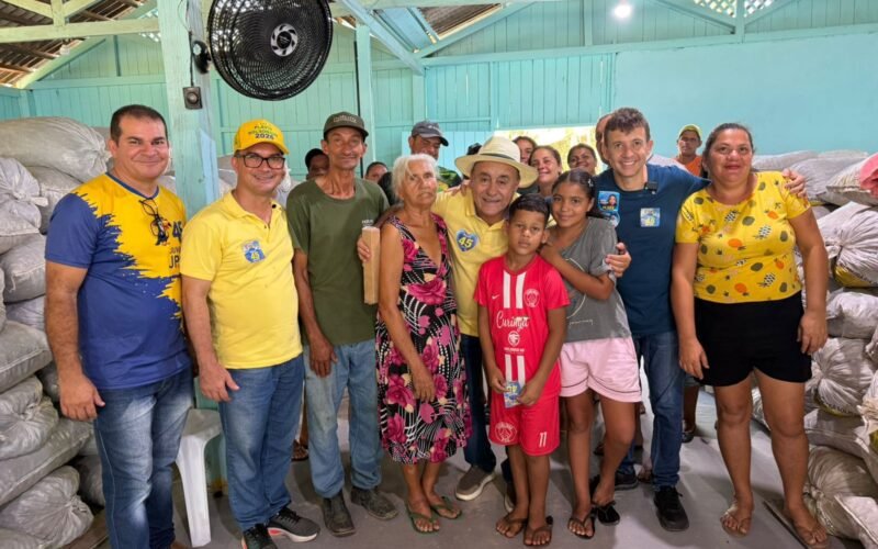 Ao lado de Adonis e Velloso, Bocalom visita Coopercintra e destaca potencial produtivo do Acre